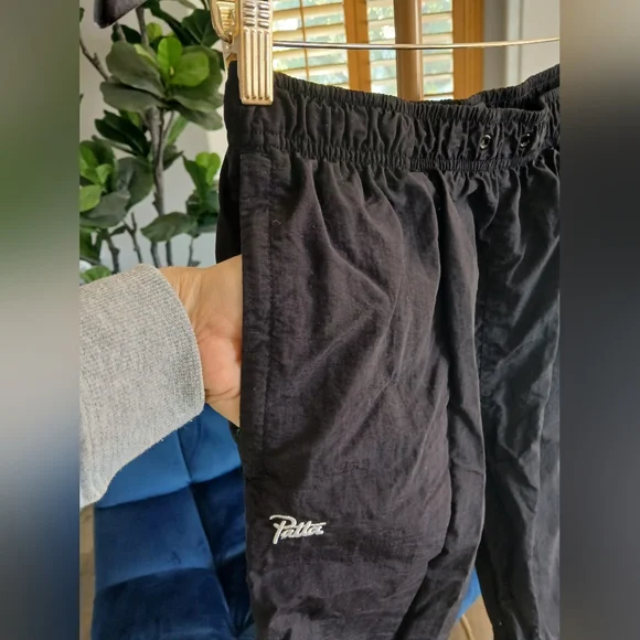 Patta Basic Nylon Padded Track Pants. Size L - Picture 4 of 11
